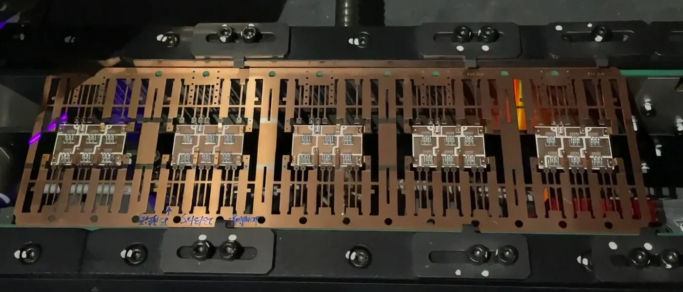 Oboustranné 3D AOI na lince s&nbsp;pájením vlnou &ndash; elektrotechnická výroba